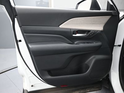2026 2025 Toyota Grand Highlander Limited SUV — photo 15 view