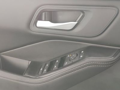 2025 Nissan Rogue — photo 17 view