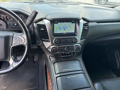 2019 Chevrolet Suburban — photo 8 view