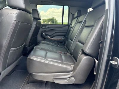 2019 Chevrolet Suburban — photo 9 view