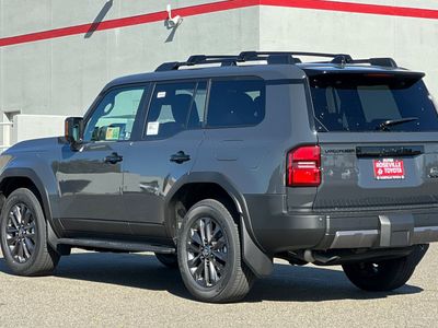 2026 Toyota Land Cruiser - Photo 6