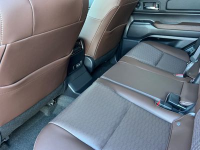 2026 Toyota Land Cruiser - Photo 4