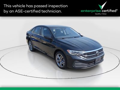 2024 Volkswagen Jetta SE Auto — front three-quarter view