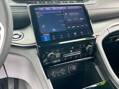 2025 Jeep Grand Cherokee L — photo 15 view