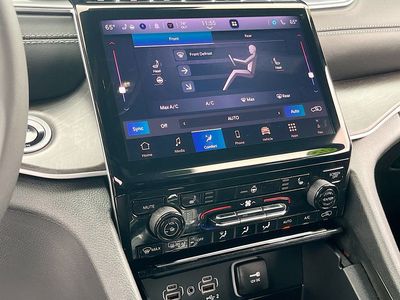 2025 Jeep Grand Cherokee L — photo 16 view