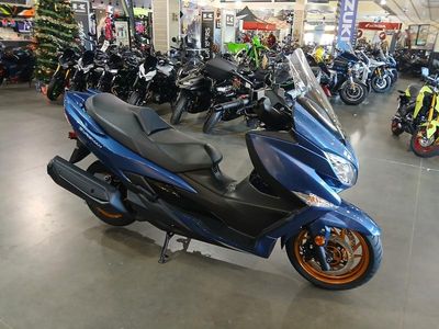 2026 Suzuki Burgman 400 - Photo 3
