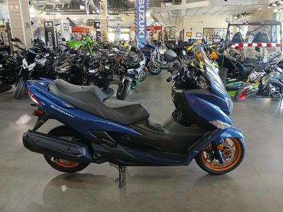 2026 Suzuki Burgman 400 - Photo 11