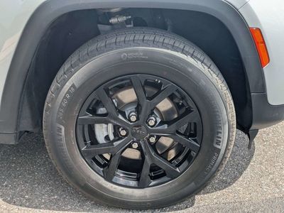 2025 Jeep Grand Cherokee - Photo 9
