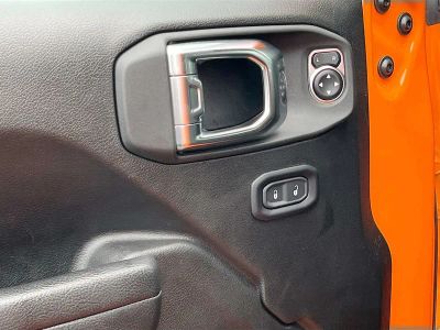 2025 Jeep Wrangler — photo 17 view