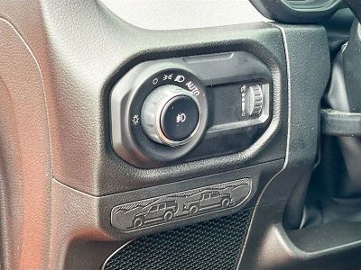 2025 Jeep Wrangler — photo 18 view