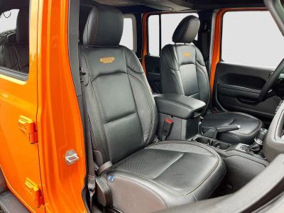 2025 Jeep Wrangler — photo 27 view