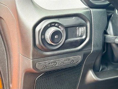 2025 Jeep Wrangler — photo 10 view