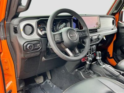 2025 Jeep Wrangler — photo 9 view