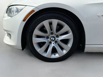 2013 BMW 3 Series — photo 38 view