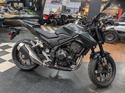 2025 Honda CB500F in BLACK METALLIC — front three-quarter view