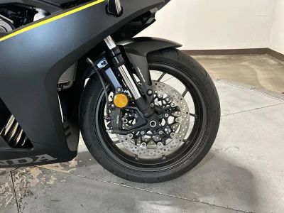 2026 Honda CBR650R E-Clutch - Photo 16