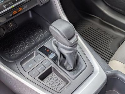 2025 Toyota RAV4 - Photo 19