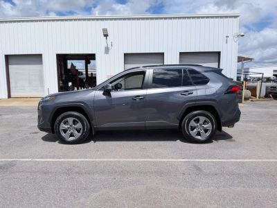 2025 Toyota RAV4 - Photo 2