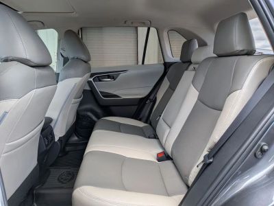 2025 Toyota RAV4 - Photo 22