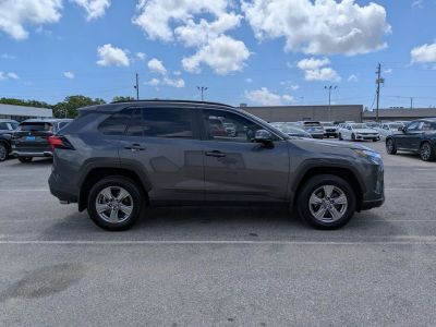 2025 Toyota RAV4 - Photo 6