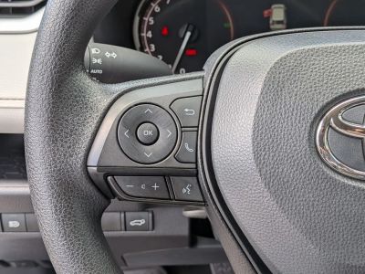 2025 Toyota RAV4 - Photo 17