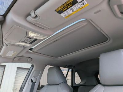 2025 Toyota RAV4 - Photo 14