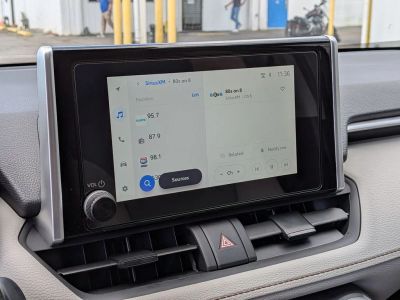 2025 Toyota RAV4 - Photo 20