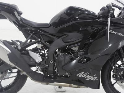 2025 Kawasaki NINJA ZX-4R ABS - Photo 10