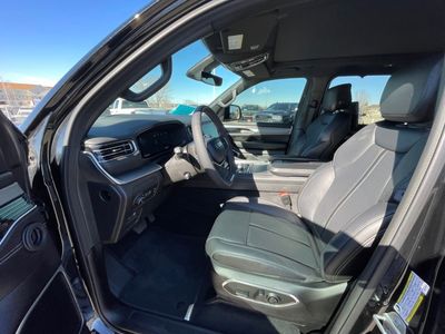 2024 Jeep Wagoneer — photo 9 view