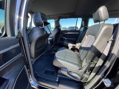 2024 Jeep Wagoneer — photo 18 view