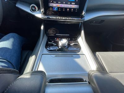 2024 Jeep Wagoneer — photo 13 view