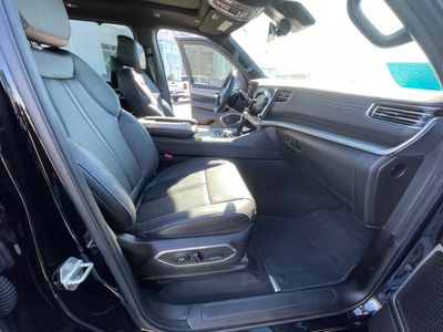 2024 Jeep Wagoneer — photo 15 view