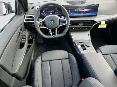 2026 BMW 3 Series — photo 17 view
