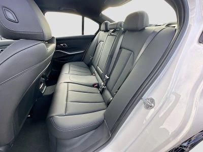 2026 BMW 3 Series — photo 19 view