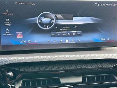 2026 BMW 3 Series — photo 13 view