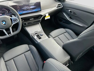 2026 BMW 3 Series — photo 18 view