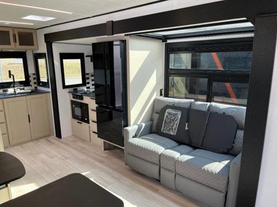 2026 Keystone RV Walkabout - Photo 10