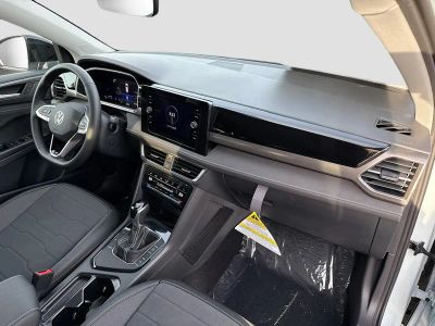2026 Volkswagen Taos — photo 14 view