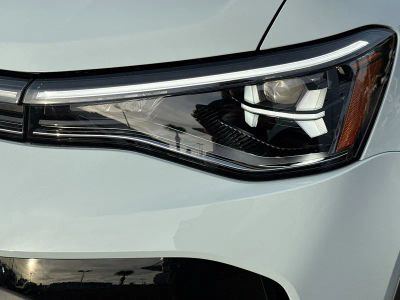 2026 Volkswagen Taos — photo 9 view