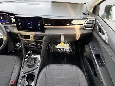 2026 Volkswagen Taos — photo 18 view
