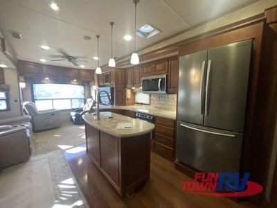 2015 Lifestyle Luxury RV Lifestyle - Photo 13