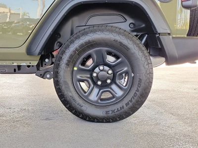 2026 Jeep Wrangler — photo 7 view