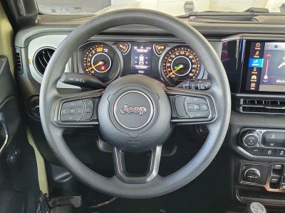 2026 Jeep Wrangler — photo 22 view