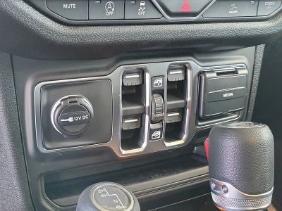 2026 Jeep Wrangler — photo 15 view