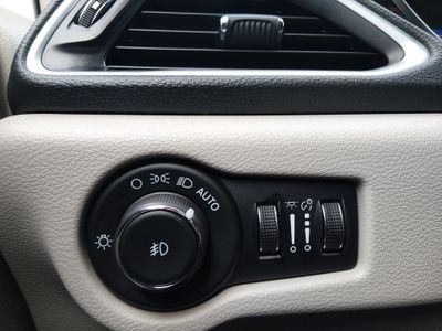 2023 Chrysler Pacifica — photo 21 view