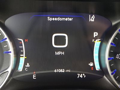 2023 Chrysler Pacifica — photo 14 view