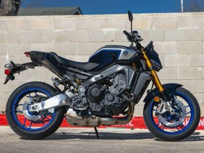 2026 Yamaha MT-09 SP — front three-quarter view