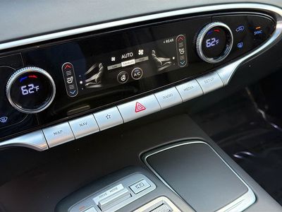 2023 Genesis GV70 - Photo 33