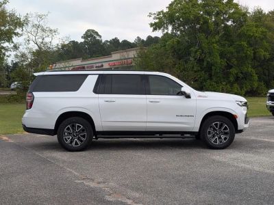 2023 Chevrolet Suburban - Photo 18
