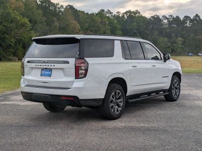 2023 Chevrolet Suburban - Photo 4